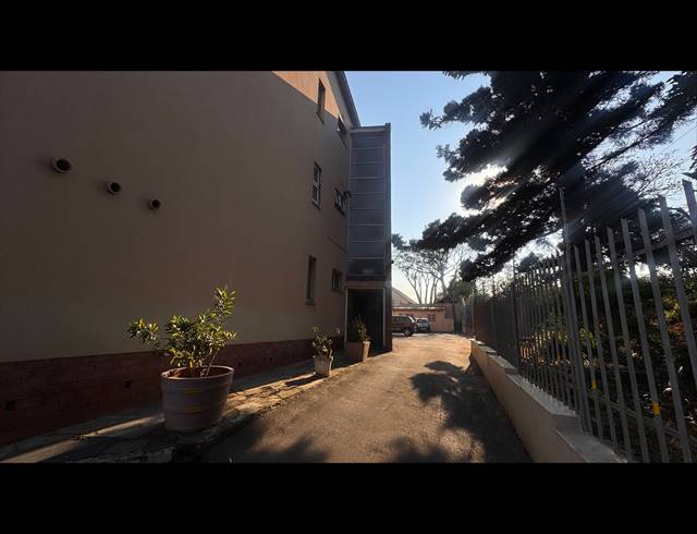 1.5 BEDROOM APARTMENT FOR SALE IN MORNINGSIDE